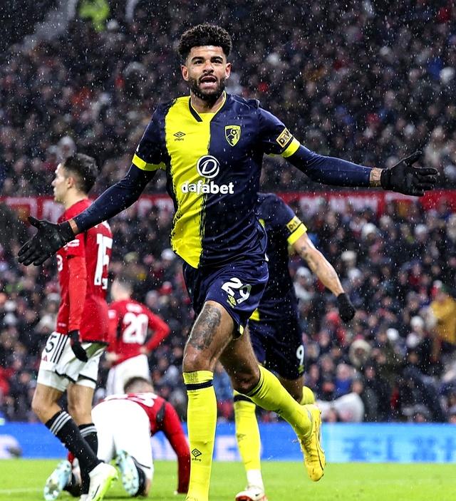 爱游戏网站包含里程碑夜！那不勒斯回应争议，足总杯冲刺阶段刷纪录，引发热议，身体对抗强度拉满的词条